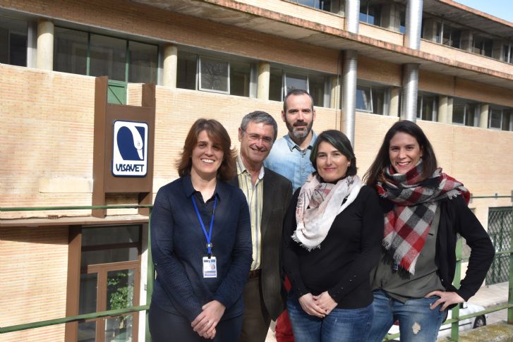 VISAVET aparecen Luca de Juan, Lucas Domnguez, Javier Bezos, Beatriz Romero y Carmen CasaL, PREMIO ISABEL MINGUEZ TUDELA, INNOVACION EN SANIDAD ANIMAL