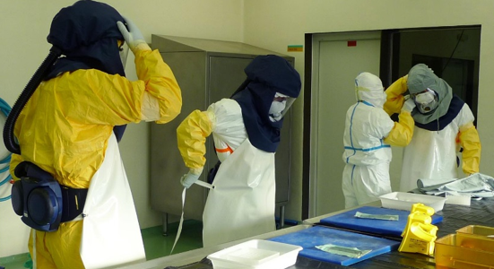 Trabajo con el MERS-CoV en los laboratorios de alto nivel de bioseguridad del IRTA-CReSA